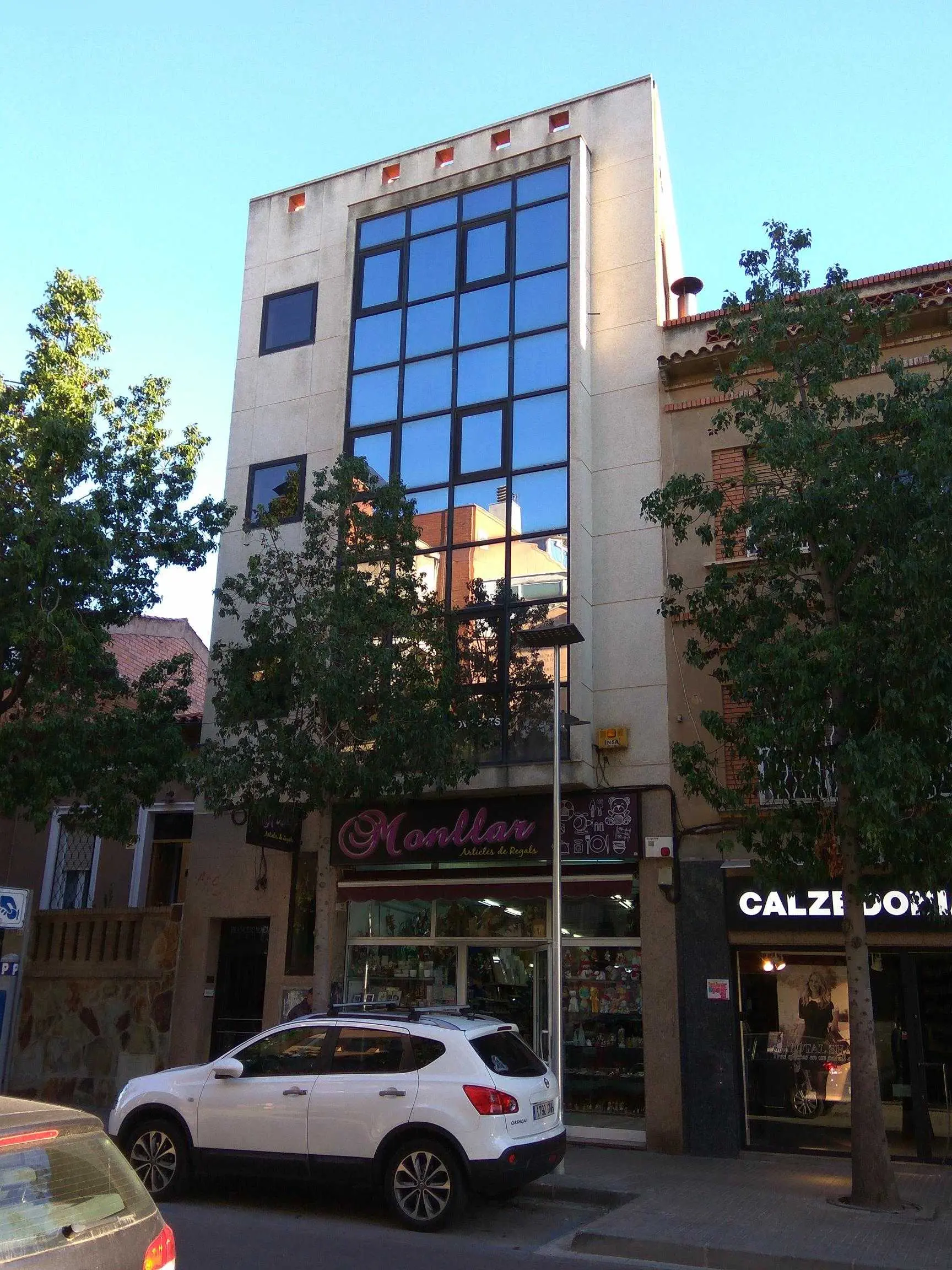 Local en Sant Boi de Llobregat