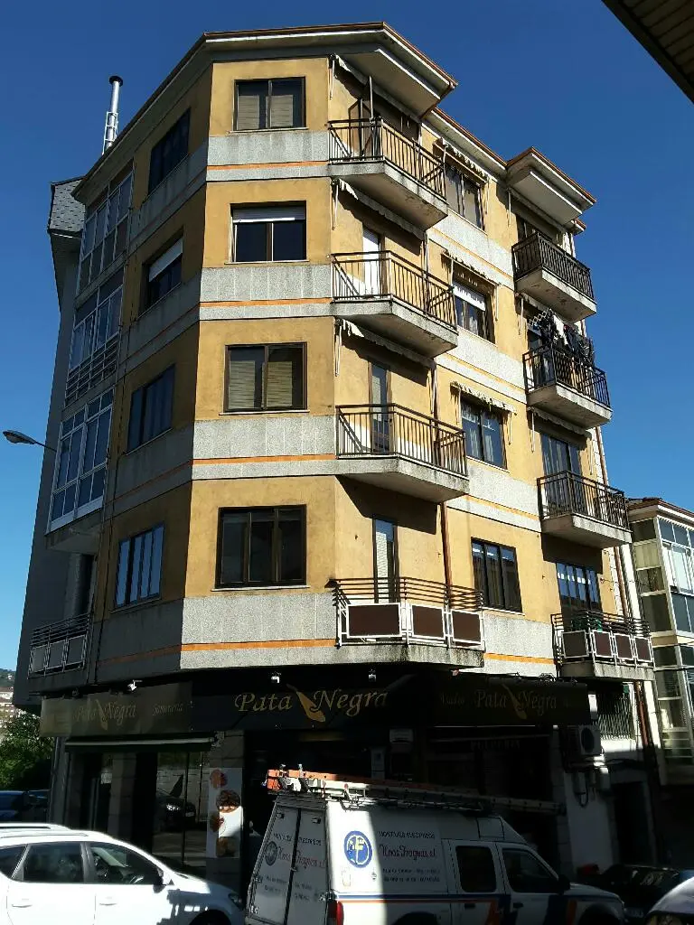 Local en Ourense