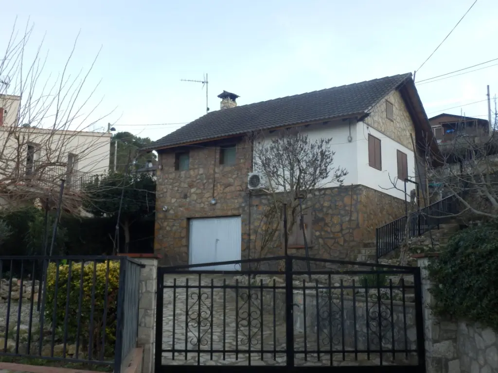 Vivienda en Mediona