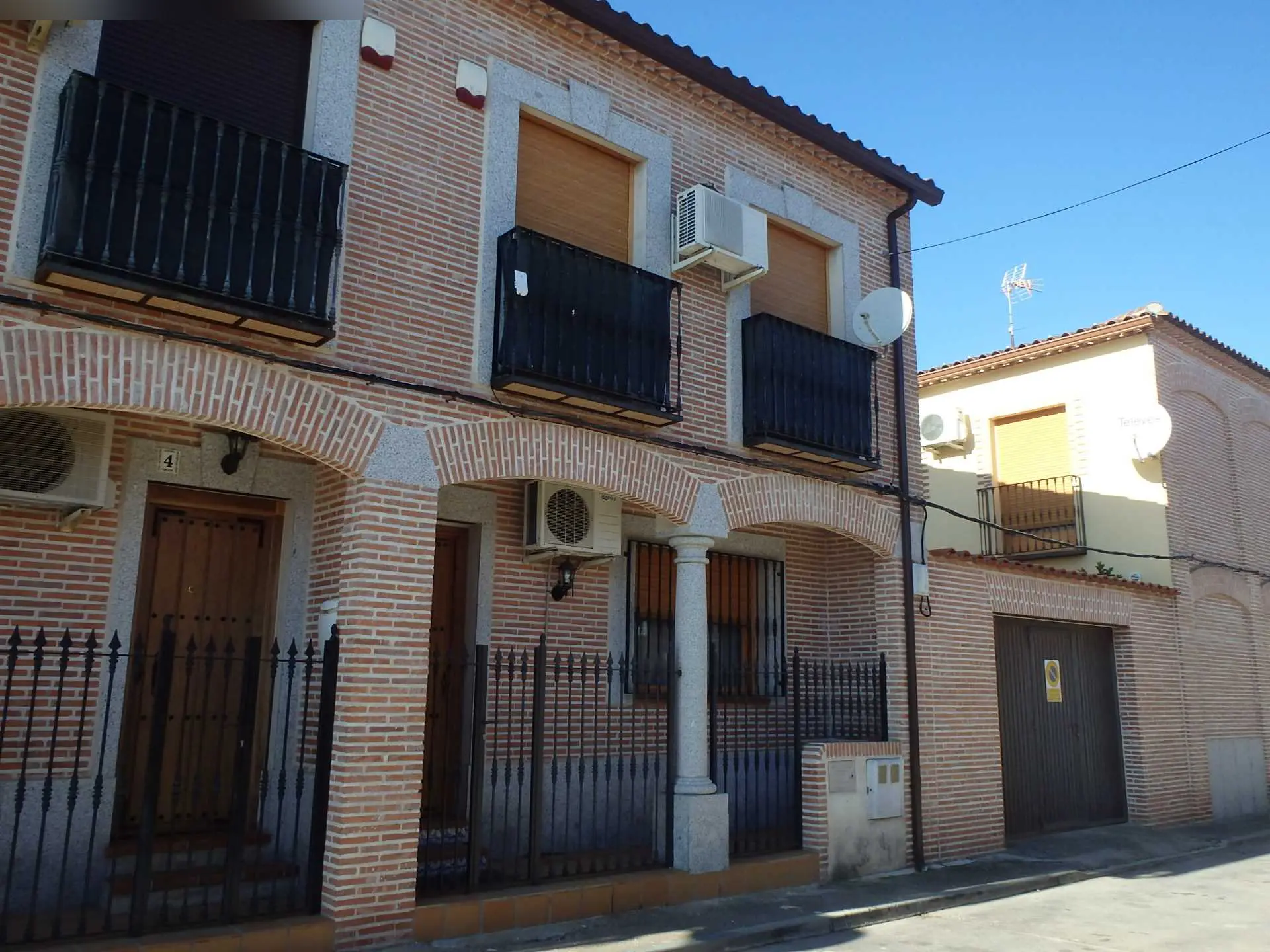 Vivienda en Cazalegas
