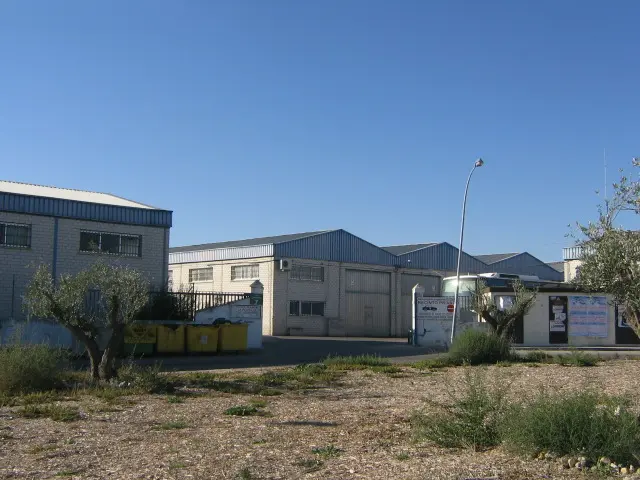 Nave en Valdemoro