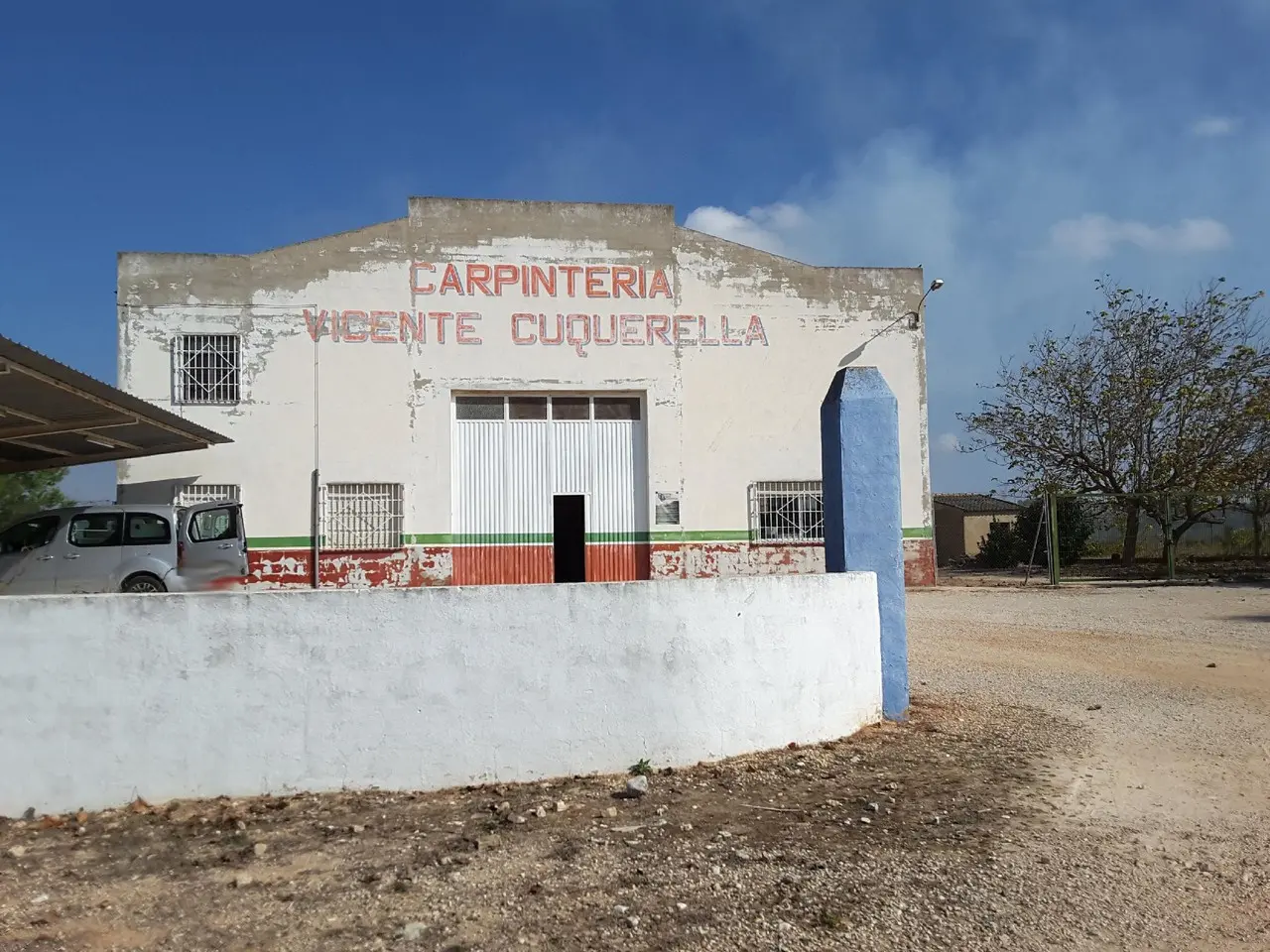Nave en Bellús