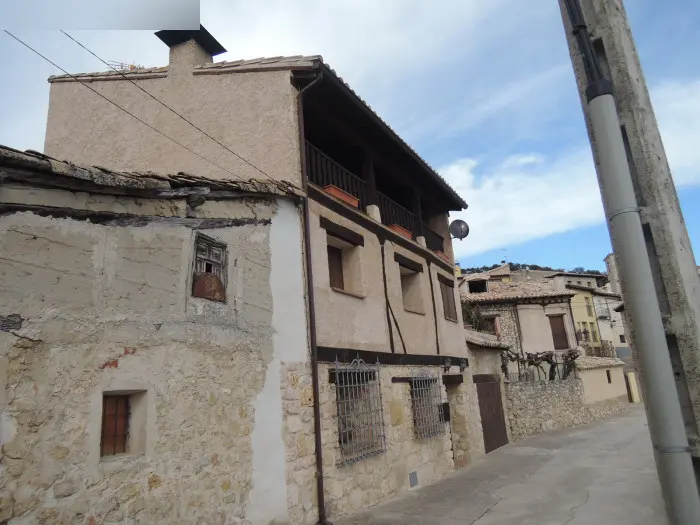 Vivienda en Alocén