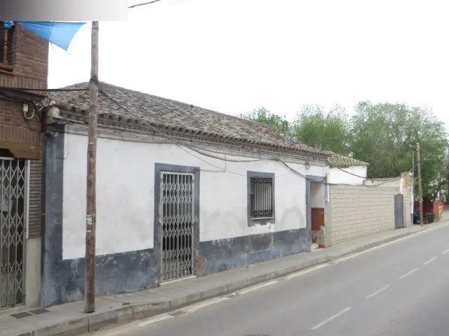 Vivienda en Polán