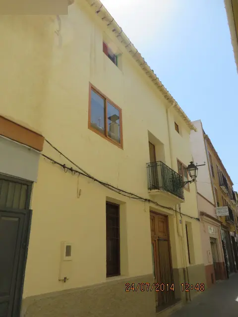 Vivienda en Ayora