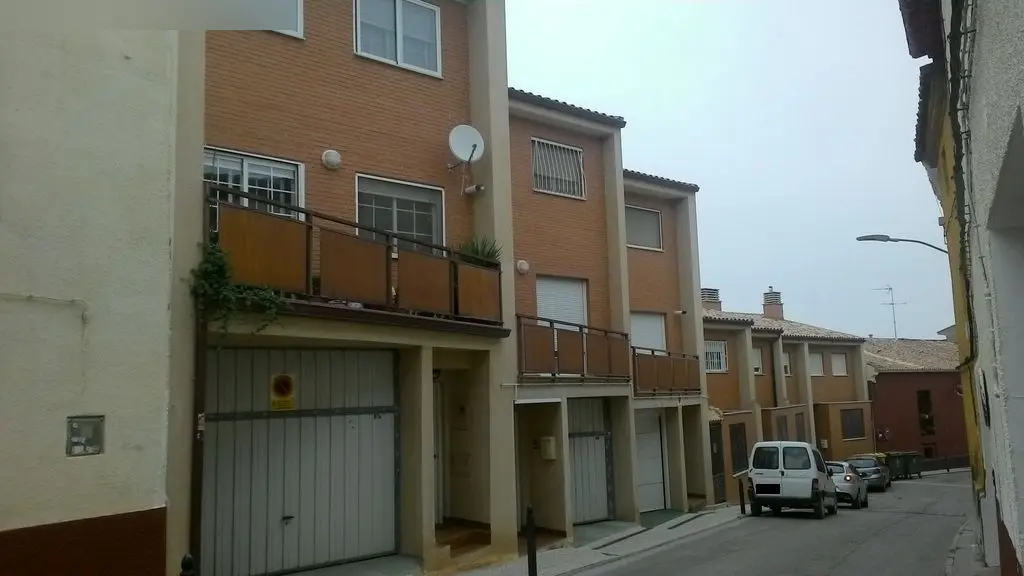 Vivienda en Cadrete