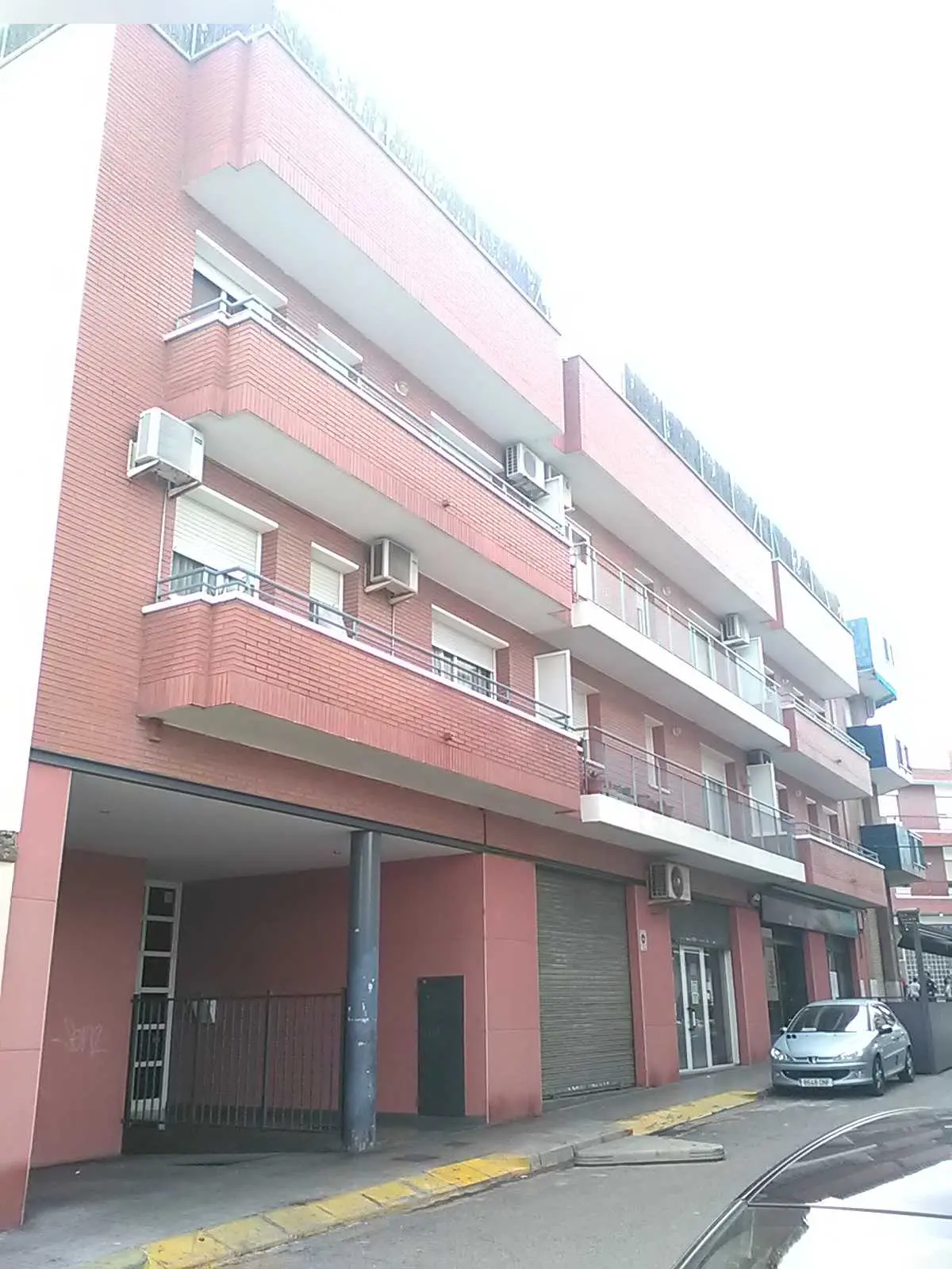 Local en Sant Boi de Llobregat