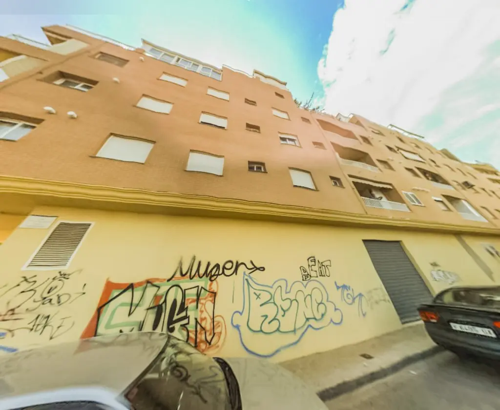 Local en Sagunto