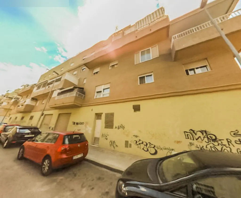 Local en Sagunto