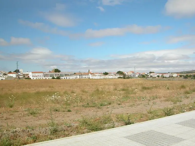 Terreno en Llerena