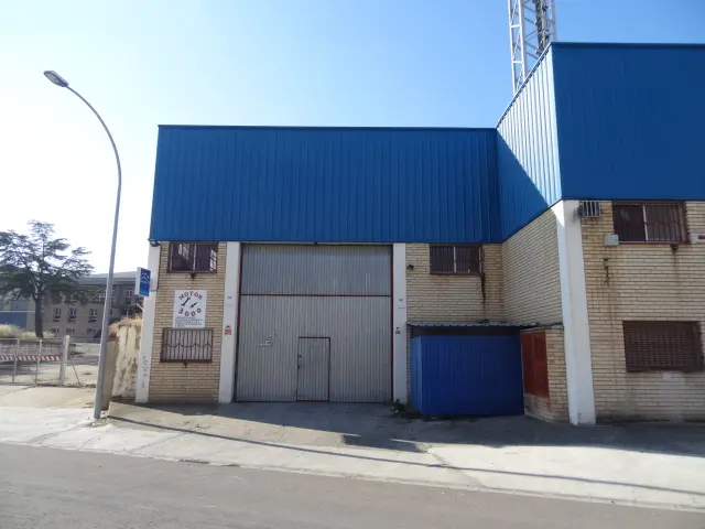 Nave en Huesca