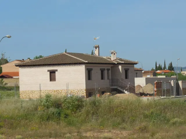Vivienda en Argés