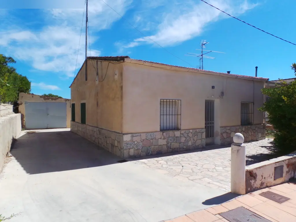 Vivienda en Onil