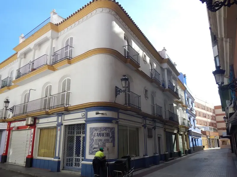 Local en La Línea de la Concepción