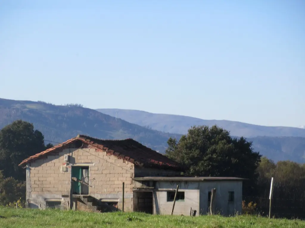 Local en Santa María de Cayón