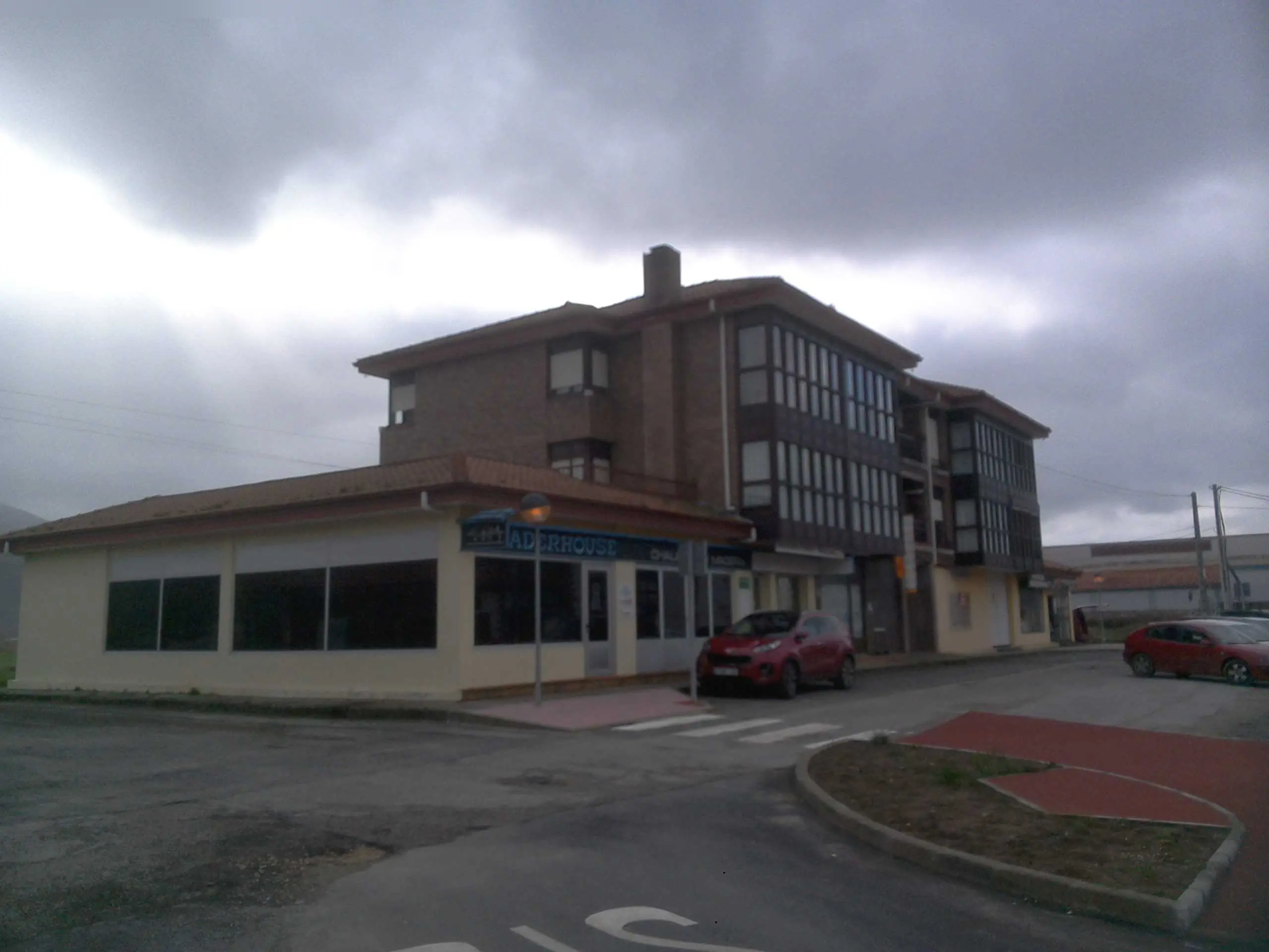 Local en Cabezón de la Sal