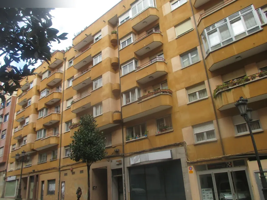 Local en Oviedo