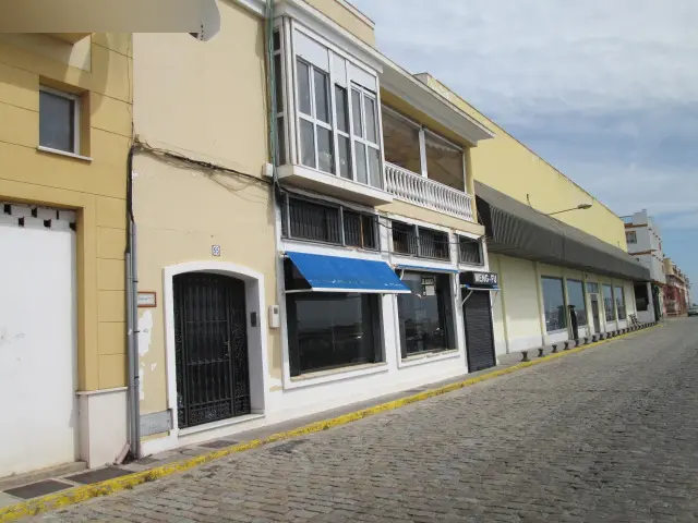 Local en Ayamonte