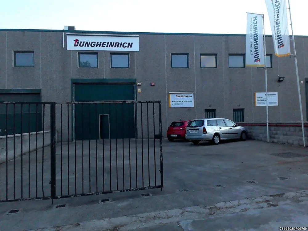 Nave en Abrera