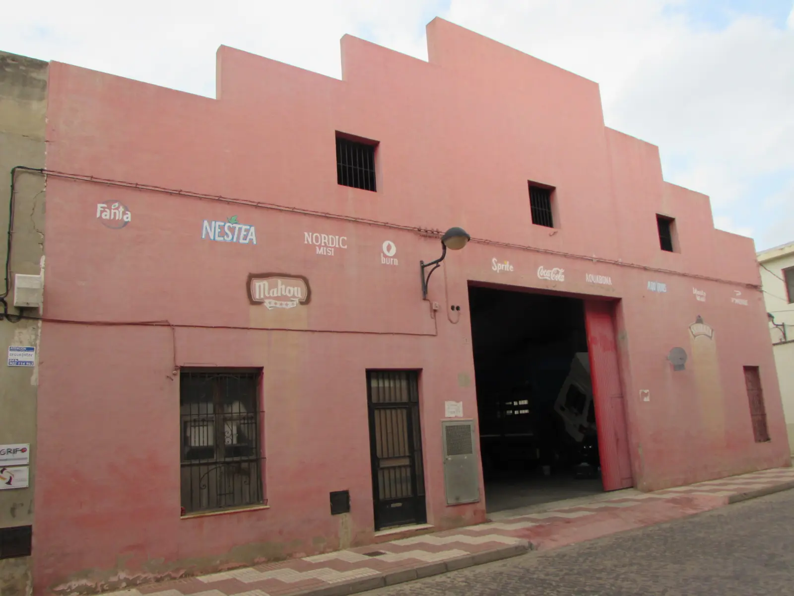 Nave en Algemesí