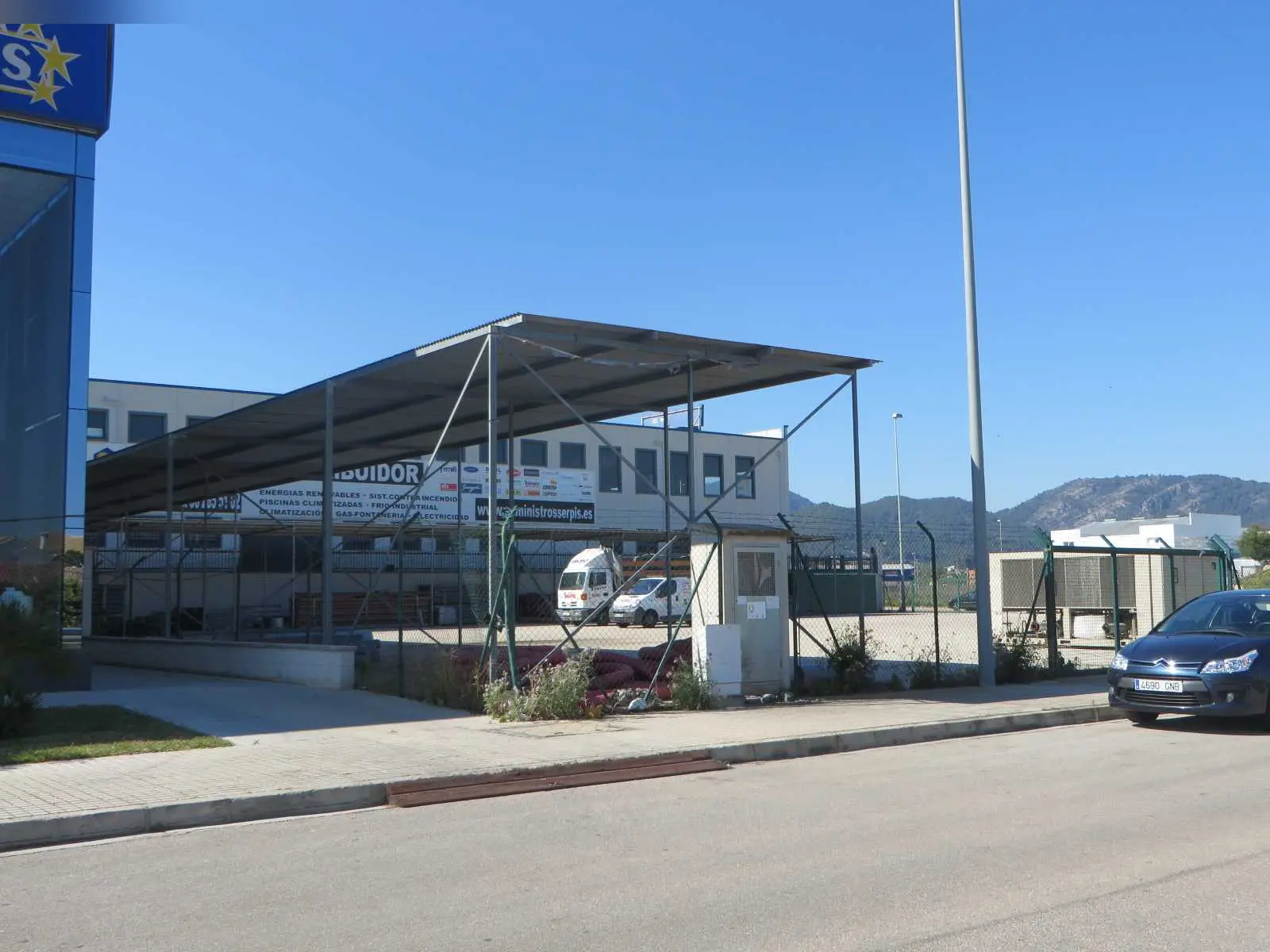Nave en Oliva
