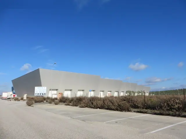 Nave en Antequera