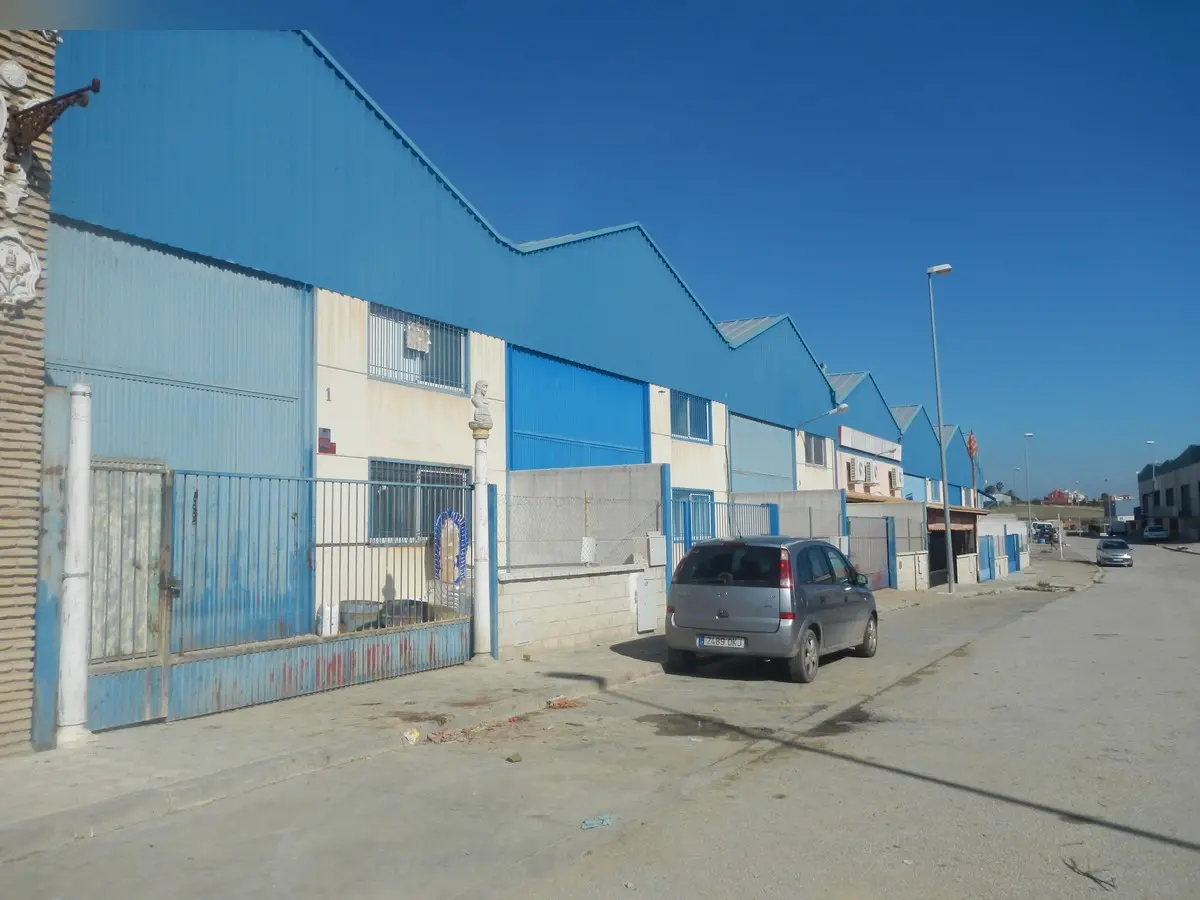 Nave en Villaverde del Río