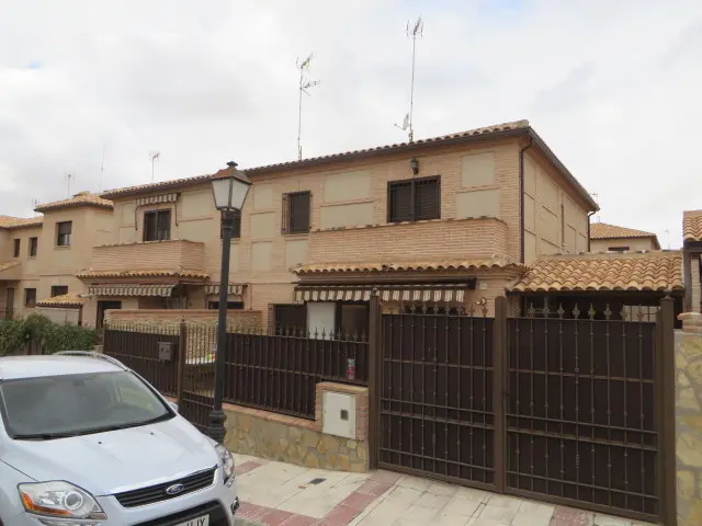 Vivienda en Villaluenga de la Sagra