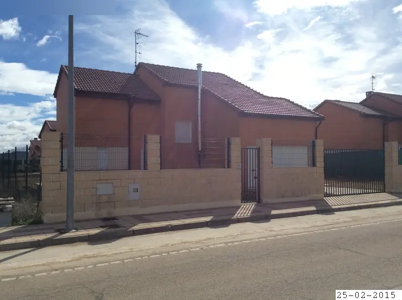 Vivienda en Fuentes de Valdepero