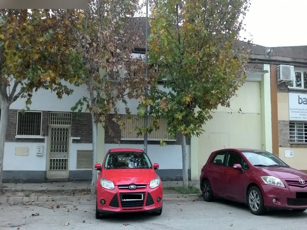 Nave en Cadrete