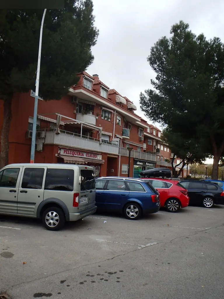 Local en Velilla de San Antonio