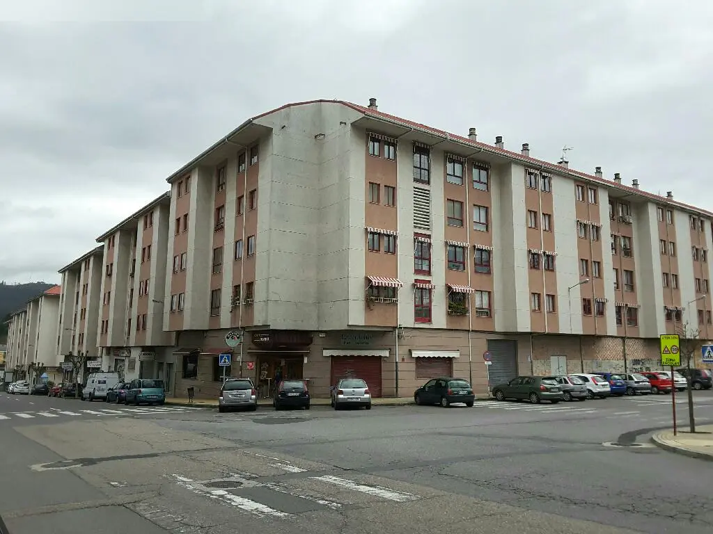 Local en Ourense