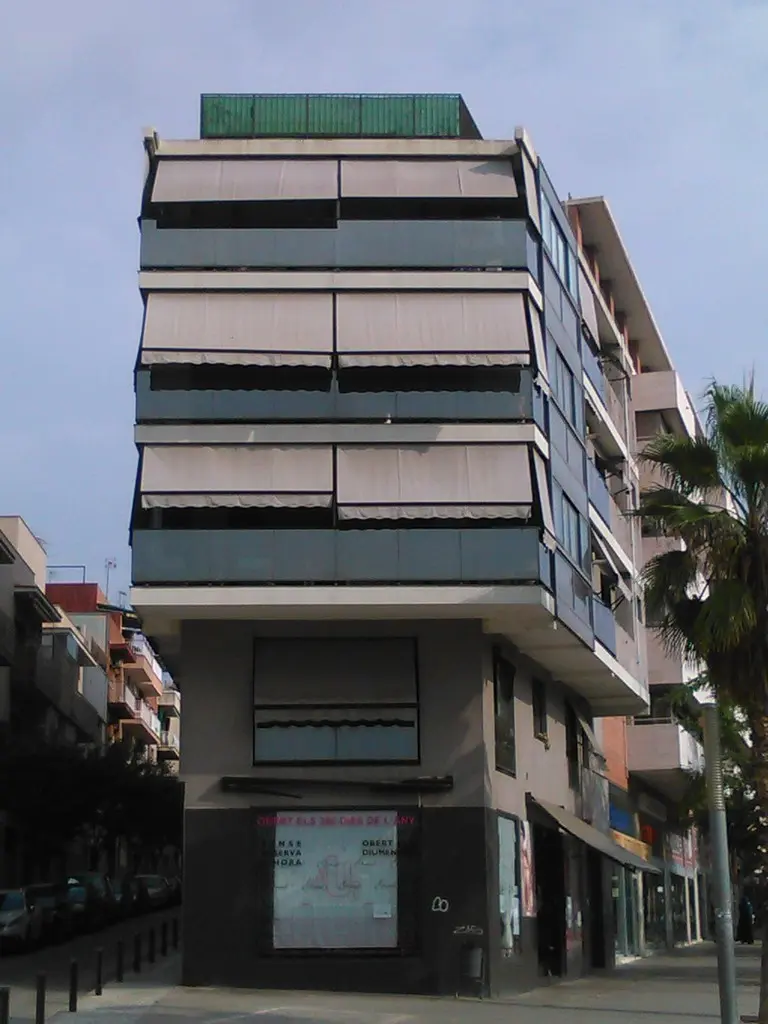 Local en Cornellà de Llobregat