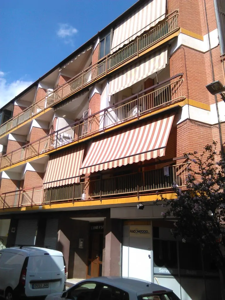 Local en Cornellà de Llobregat