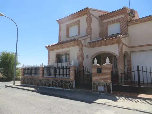 Terreno en Layos