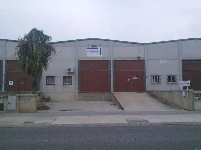 Nave en Constantí