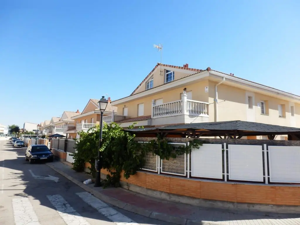 Vivienda en Los Santos de la Humosa