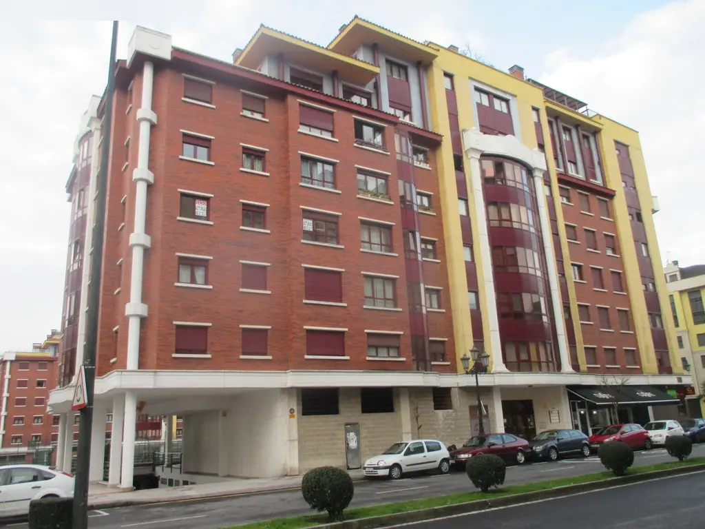 Local en Oviedo
