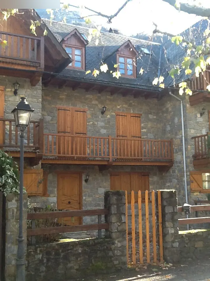 Vivienda en Les